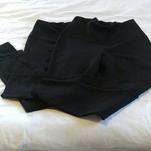 2 Marla Wynne leggings